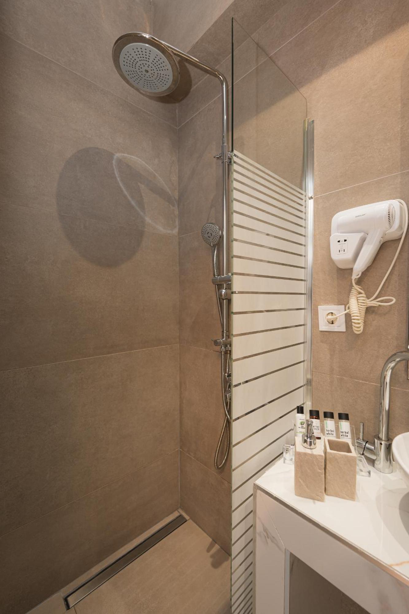 Centralviewsuites Nea Moudania Buitenkant foto