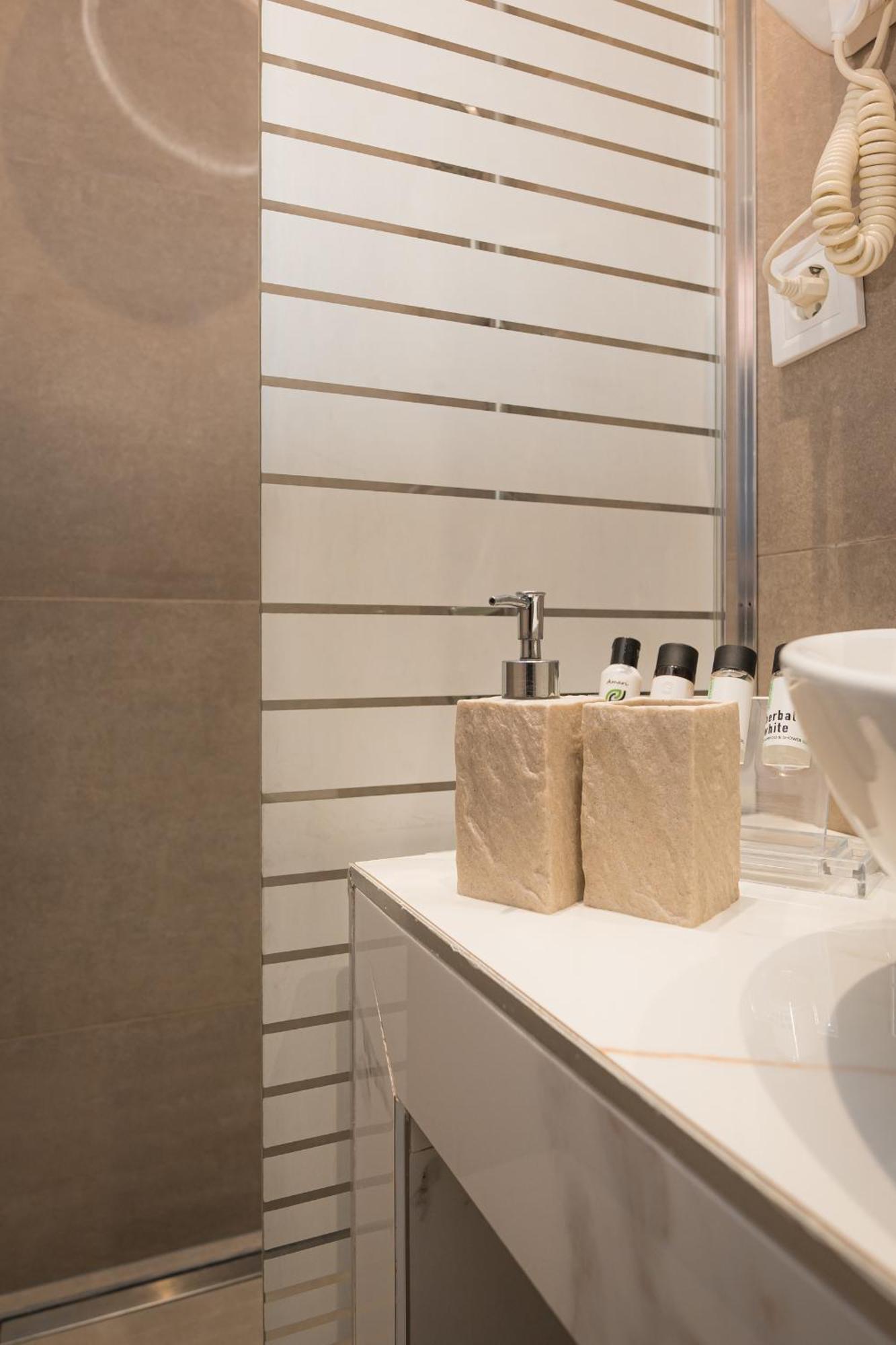 Centralviewsuites Nea Moudania Buitenkant foto